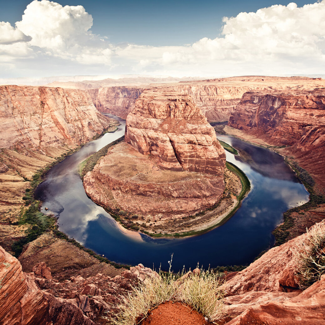 Views of the Burj Khalifa Views of the Burj Khalifa